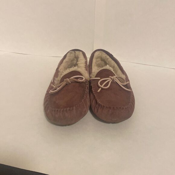 UGG Australia Dakota Moccasin Leather Lace & Bow‎ Slip On Slippers Port Purple 6 - Picture 1 of 7